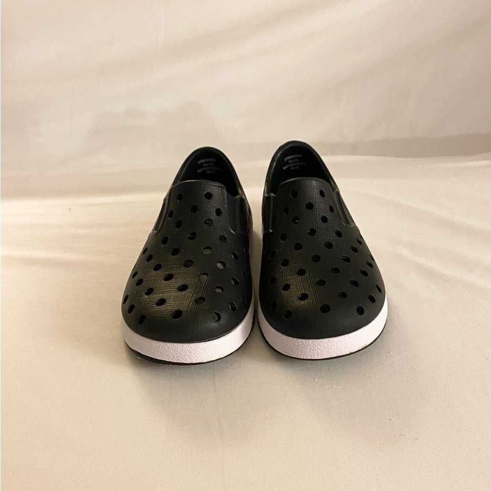 Cat & Jack toddle slip-on shoes, Black, Size 6